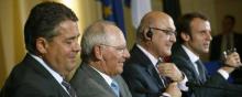 De gauche à droite, Sigmar Gabriel (ministre de l'Economie allemand), Wolfgang Shäuble (ministre des Finances allemand), Michel Sapin (ministre des Finances français) et Emmanuel Macron (ministre de l'Economie français).
