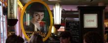 Le café des 2 Moulins à Paris est l'un des lieux de tournage du film "Le fabuleux destin d'Amélie Poulain".