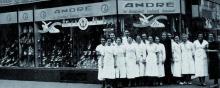 Des salariés de l'entreprise André en 1932.