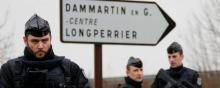 Des gendarmes assurent la fluidité de la circulation autour de Dammartin-en-Goële.