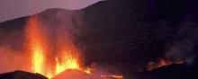 Le piton de la Fournaise en éruption, mars 1998.