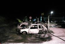 Des voitures brûlées en Isère.
