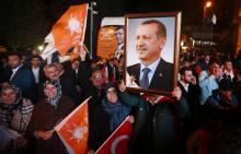 Les partisans d'Erdogan fêtent la victoire.