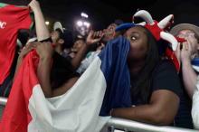 Des supporters français dépités lors de France-Portugal