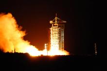 Le lancement du premier satellite quantique par la Chine.
