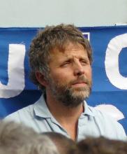 Stéphane Guillon est venue soutenir ses collègues d'Itélé dans leur mouvement de grève