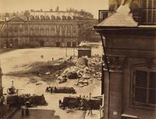 Chute de la colonne Vendôme lors de la répression de la commune de Paris en 1871.