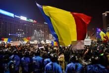 Manifestations Roumanie foule police anti-émeute Bucarest