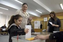 Dans un bureau de vote d'Erevan, le 2 avril 2017