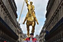 Jean-Marie Le Pen a rendu son traditionnel hommage à Jeanne d'Arc, le 1er mai 2017 place des Pyramid
