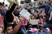Passeport syrien réfugiés migrants exil cher argent dollars