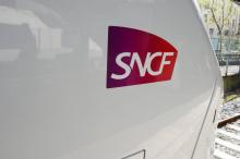 Bientôt concurrencée par d'autres compagnies sur le réseau ferré français, la SNCF veut faire oublie