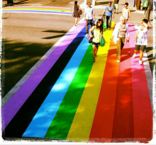 Aux Etats-Unis, les passages piétons sont aux couleurs du drapeau LGBT