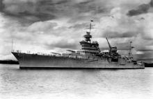 Le cuirassé USS Indianapolis en 1937 à Pearl Harbor