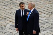 Le président Emmanuel Macron parle à son homologue américain Donald Trump, le 13 juillet 2017 à Pari