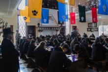 Des étudiants de l'école de magie et de sorcellerie préparent un examen, le 20 août 2017 dans un châ