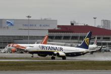 Avion de Ryanair le 24 novembre 2016 sur l'aéroport de Toulouse-Blagnac