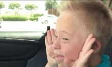 La vidéo d'un petit garçon trisomique fan de Whtiney Houston fait le buzz sur les réseaux sociaux