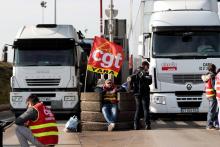 Les fédérations CGT et FO des transports ont appelé mercredi le secteur routier à la grève reconduct