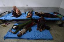 Des réfugiés rohingyas sont soignés dans l'hôpital Sadar dans la ville de Cox's Bazar au Bengladesh,