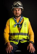 Ismael Villegas, sauveteur volontaire intervenant dans le chaos des édifices détruits par le séisme 