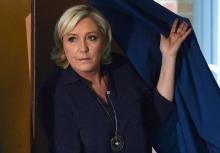 La présidente du Front national Marine Le Pen, candidate aux législatives dans la 11e circonscriptio
