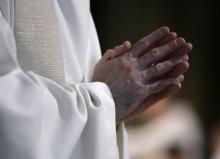 Trois mineurs ont été mis en examen pour avoir menacé un prêtre à Toulon