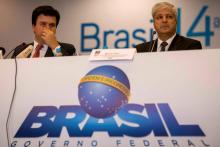 Le ministre de l'Energie Fernando Coelho Filho (g) lors d'une conférence de presse à l'occasion de l