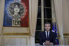 Emmanuel Macron s'apprêtant à répondre aux questions de journalistes à l'Élysée, le 15 octobre 2017