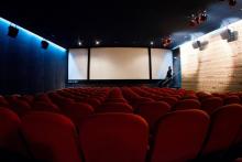 En France, plusieurs acteurs, dont les salles de cinéma, financent la création des oeuvres cinématog