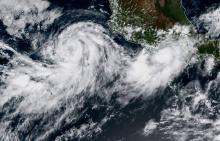 Photo statellite de la tempête tropicale Norma (G) et de l'ouragan Max (D) pris en photo par l'Agenc