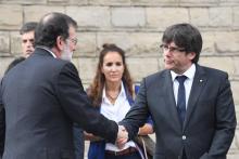 Le chef du gouvernement espagnol Mariano Rajoy et le président régional catalan Carles Puigdemont le