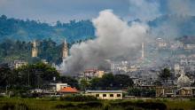 Une vue de Marawi le 17 septembre 2017 lors de bombardements par l'aviation philippine de positions 