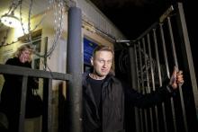 L'opposant russe Alexeï Navalny sort d'un poste de police à Moscou le 29 septembre 2017