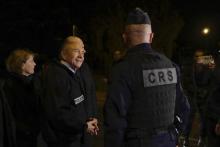 Le ministre de l'Intérieur Gérard Collomb rencontre des policiers lors d'un déplacement, le 8 octobr