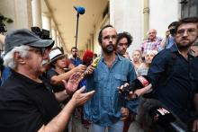 Cédric Herrou à sa sortie du tribunal d'Aix-en-Provence, le 8 août 2017