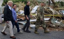 Le président américain Donald Trump en visite à Porto Rico deux semaines après le passage de l'ourag