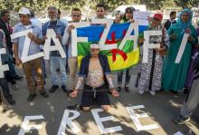 Des personnes manifestent leur soutien à Nasser Zefzafi, leader du mouvement de contestation qui agi