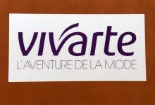 Affiche du groupe Vivarte au siège du groupe à Paris le 6 septembre 2017
