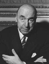 Photo datée du 21 octobre 1971 de l'écrivain, poète et diplomate chilien, Pablo Neruda. Alors ambass