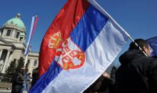 Le drapeau serbe lors d'une manifestation d'ultra-nationalistes, le 17 mars 2013 à Belgrade