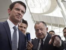 Le fondateur de Cegid Jean-Michel Aulas en concersation avec l'ex-Premier ministre Manuel Valls le 1