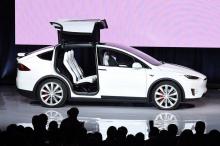 Tesla Model X présentée à Femont en Californie le 29 septembre 2015