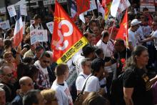 Des manifestants défilent contre les ordonnances réformant le Code du travail à Paris le 23 septembr