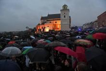 Des milliers de femmes manifestent en Pologne contre la limitation de l'accès à "la pilule du lendem