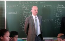 Le ministre de l'Education nationale Jean-Michel Blanquer visite une école élémentaire à Saint-Denis