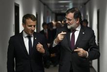 Emmanuel Macron et le Premier ministre espagnol Mariano Rajoy à Bruxelles le 19 octobre 2017