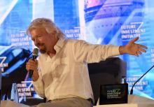 Le milliardaire britannique Richard Branson lors d'un forum économique international le 26 octobre 2
