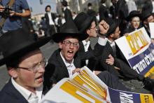 Des juifs ultra-orthodoxes manifestent à Jérusalem contre l'obligation d'accomplir le service milita