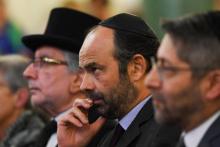 Le Premier ministre Edouard Philippe (c) et le Grand rabbin de France, Haim Korsia (d), à la cérémon